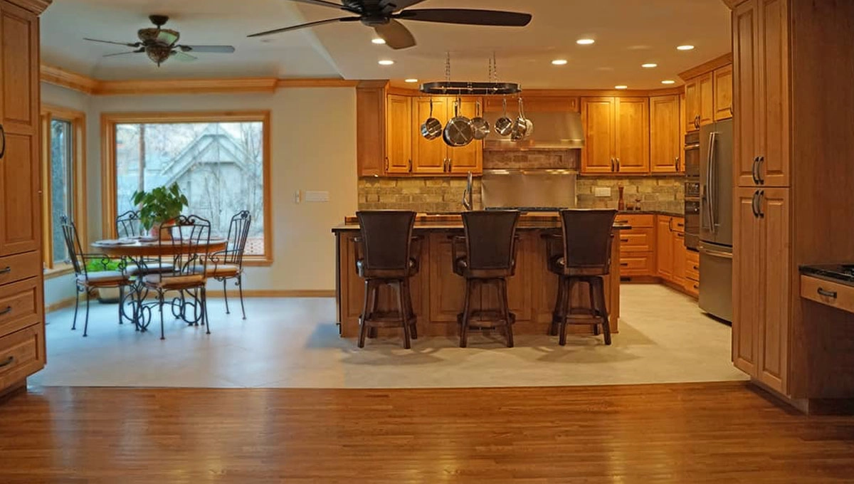 interconnected kitchen and family room